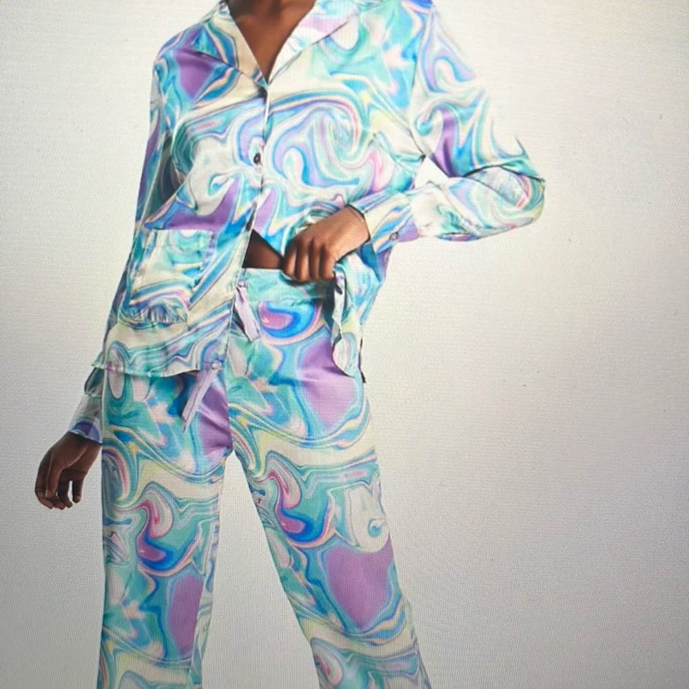 Liquorish satin pajama set, pastel marble print